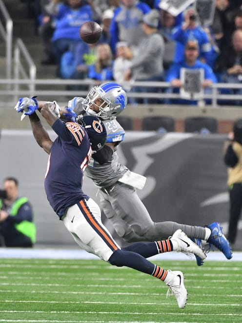 Lions' Darius Slay breaks up a reception intended for Bears' Kendall Wright in the second quarter.