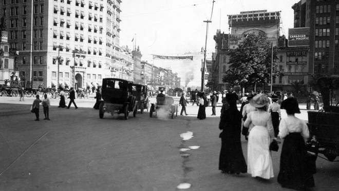 A view of Cadillac Square, looking south, in 1909.  That year, there were 200,000 motorized vehicles in the United States. Just seven years later, in 1916, there were 2.25 million cars.