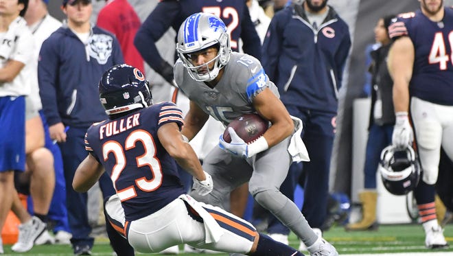 Lions wide receiver Golden Tate makes Bears defender Kyle Fuller to slip, maybe with his eyes, leaving Tate to pick up a first down in the fourth quarter.