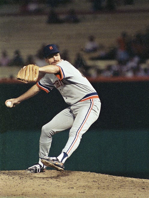 Detroit Tigers pitcher Jack Morris throws during the second inning against the Baltimore Orioles at Memorial Stadium in Baltimore Wednesday, Sept. 12, 1990.