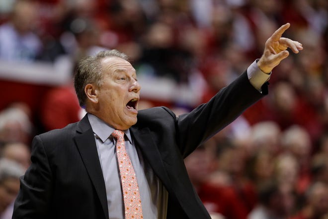 Michigan State head coach Tom Izzo gestures in the first half.