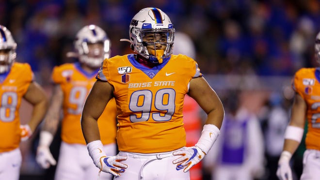 26. Miami Dolphins — Curtis Weaver, DE, Boise State: The Dolphins had five fewer sacks than any team last season and are in desperate need for some juice off the edge. After missing out on A.J. Epenesa earlier in the round, they are able to grab Weaver, who has an NFL-ready build and averaged double-digit sacks his three seasons with the Broncos.