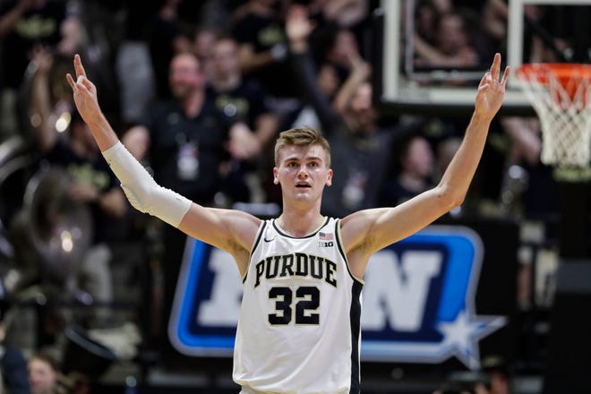 7. Purdue (14-10, 7-6) – The Boilermakers continue to be all over the map this season and just capped a pretty impressive week. It began when they scored 104 points in a blowout win at home over Iowa and was finished off by spoiling Bobby Knight’s return to Indiana with a decisive road win. Penn State comes to town early in the week, followed by a trip to Ohio State as the Boilermakers try to shore up their NCAA resume. Last week: 11.