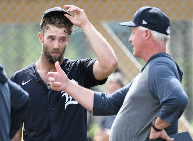 Tigers pitching coach Rick Anderson talks with Daniel Norris, left.