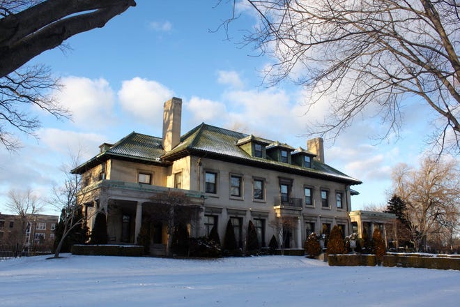 Kahn built this 1915 Renaissance revival mansion in Boston-Edison for Detroit department store founder, B. Siegel.