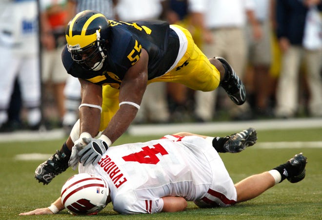DEFENSIVE LINE – Brandon Graham, 2006-09: Graham was the Big Ten MVP in 2009 and a first-team All-American that season. He is second in the Michigan record book with 56 tackles for loss during his career and second in TFL yards in a season with 26 in 2009. He is second in career sacks with 29.5 and third in sack yardage (222).