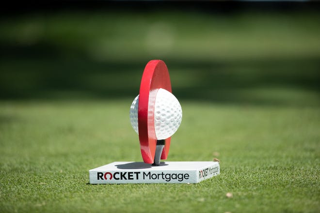 A Rocket Mortgage Class tee marker.