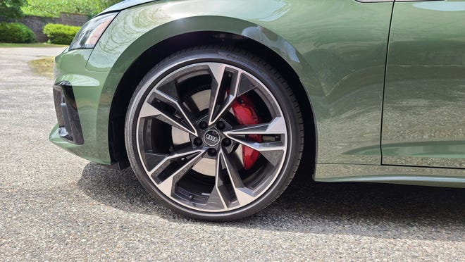 The optional, 20-inch wheels on the 2020 Audi S5 Sportback.