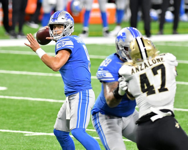 Lions quarterback Matthew Stafford doesn't show any lingering effects from last season's back injury, assistant coaches say.