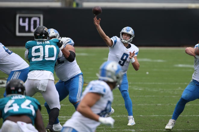 Lions quarterback Matthew Stafford throws a pass against the Jaguars during the first half.