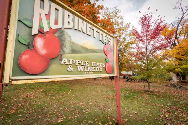 Ivanka Trump maked a surprise visit to Robinette’s Orchard in Grand Rapids, Michigan while campaigning for her father.