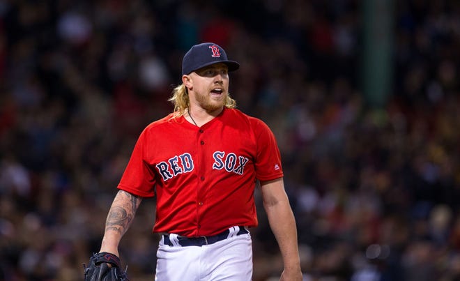 The Tigers signed left-hander Robbie Ross (28), who previously pitched for the Red Sox and Rangers.