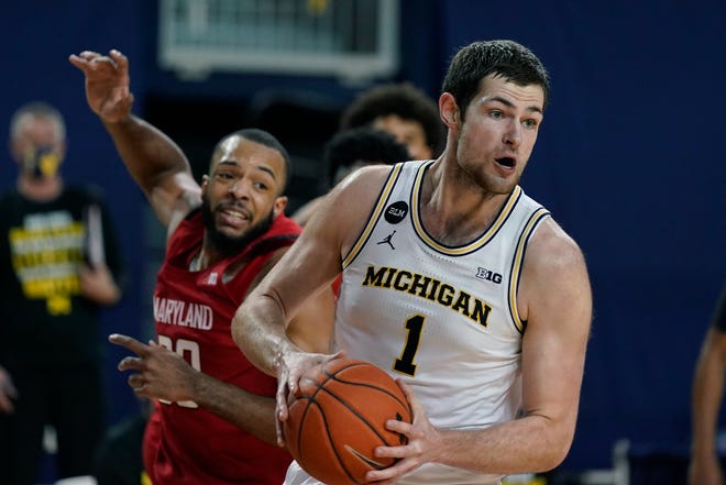 Hunter Dickinson and Michigan will play at Penn State on Wednesday, Jan. 27, which was rescheduled from Jan. 9.