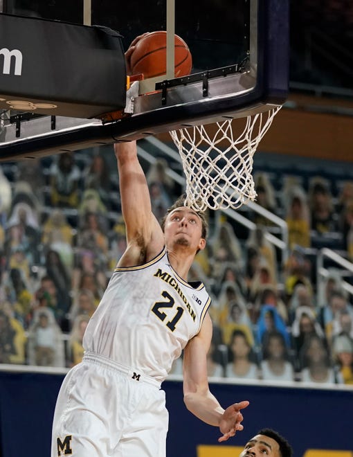 Michigan guard Franz Wagner dunks during the second half Tuesday. Wagner finished with 15 points in UM's 87-63 win over Maryland at Crisler Center.