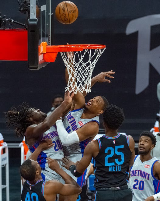 Detroit Pistons guard Dennis Smith Jr. (0) scores against the Sacramento Kings during the first quarter of an NBA basketball game in Sacramento, Calif., Thursday, April 8, 2021.