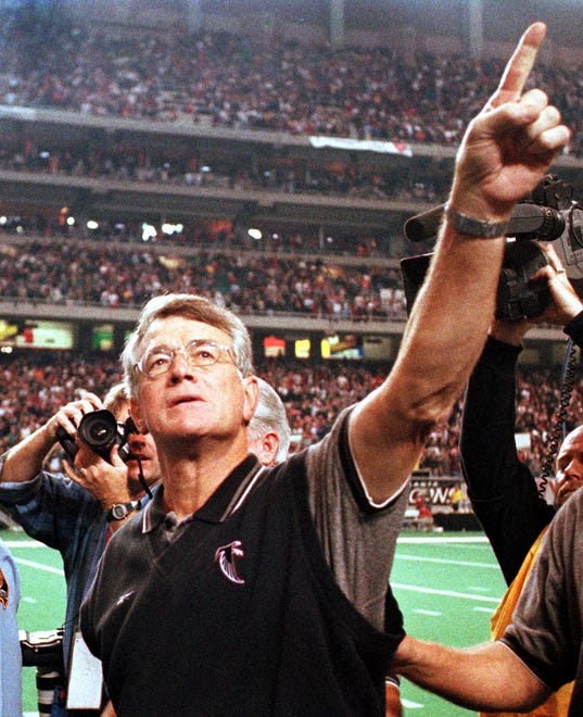 Dan Reeves, longtime NFL head coach of the Denver Broncos, New York Giants and Atlanta Falcons who participated in nine Super Bowls. Dec. 31. He was 77.