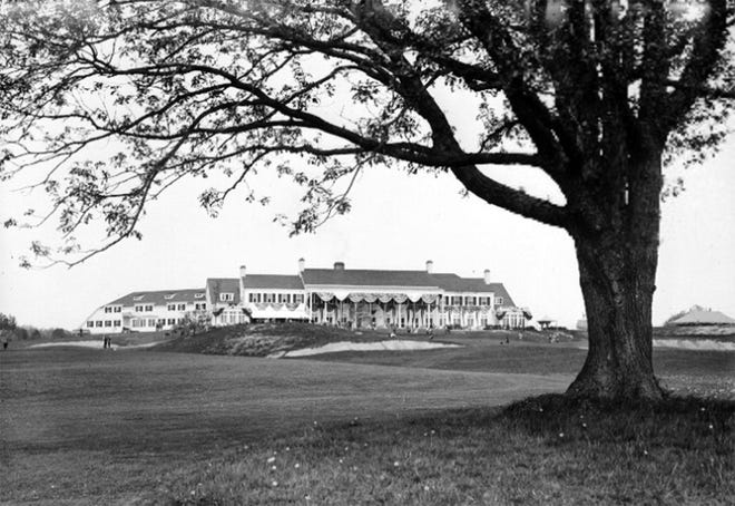 Clubhouse at Oakland Hills Country Club in 1924.